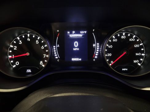 Used 2021 Jeep Compass Latitude w/ Driver Assistance Group FWD image 23