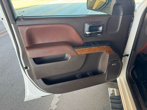 Used 2015 Chevrolet Silverado 2500 High Country w/ Duramax Plus Package image 11