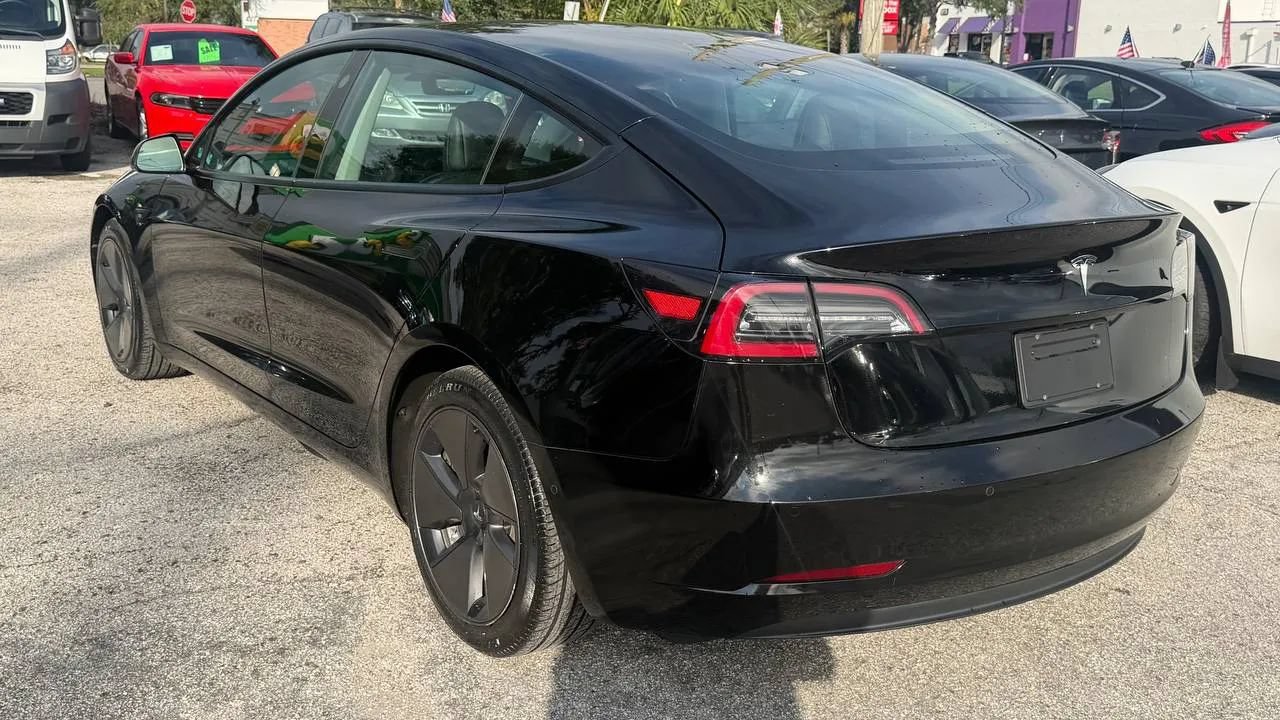 Used 2022 Tesla Model 3 RWD image 4