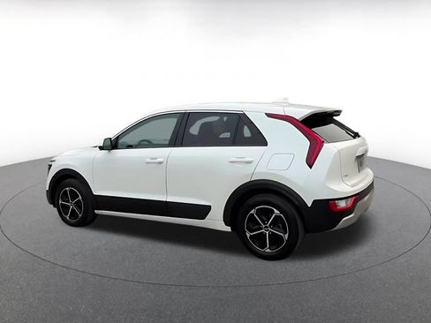 Used 2026 Kia Niro LX FWD image 10