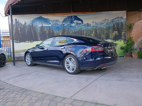 Used 2014 Tesla Model S 85 image 25