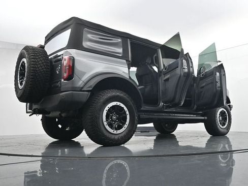 Certified 2023 Ford Bronco Outer Banks w/ Sasquatch Package AWD/4WD image 39