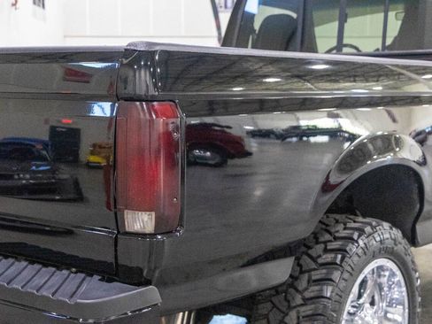 Used 1997 Ford F250 4x4 Regular Cab Heavy Duty image 25