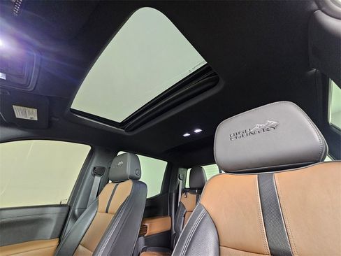 Used 2019 Chevrolet Silverado 1500 High Country image 24