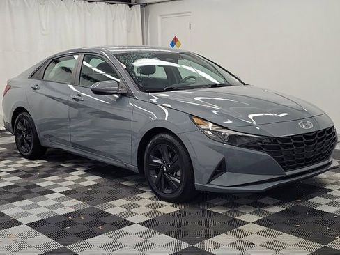 Used 2023 Hyundai Elantra SEL FWD image 1