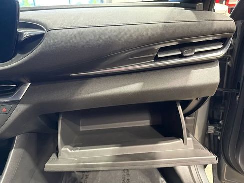 Used 2025 Buick Envista Preferred FWD image 30