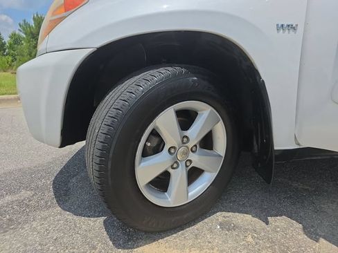 Used 2005 Toyota RAV4 2WD image 28