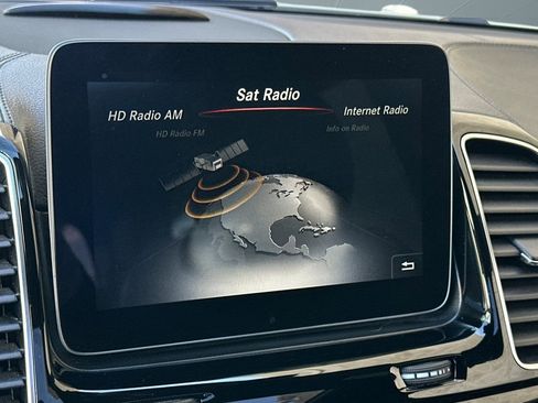 Used 2017 Mercedes-Benz GLS 550 4MATIC image 25