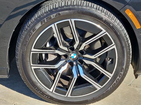 Used 2024 BMW 740i xDrive 740i xDrive image 8