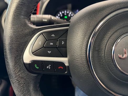 Used 2020 Jeep Renegade Trailhawk w/ Premium Leather Group AWD/4WD image 13