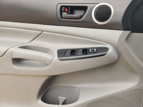 Used 2015 Toyota Tacoma PreRunner image 22