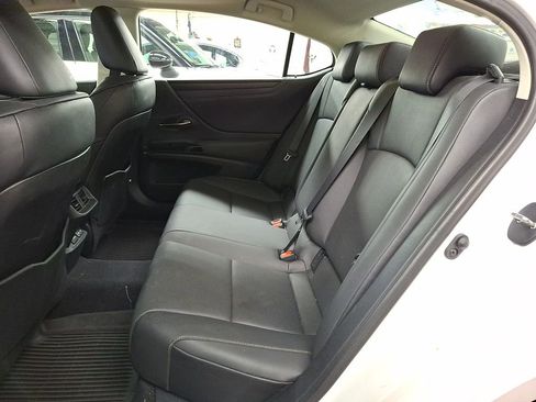 Used 2024 Lexus ES 350 w/ Premium Package image 9