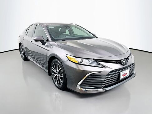 Certified 2023 Toyota Camry XLE FWD image 3