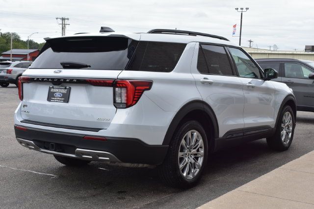 Used 2026 Ford Explorer Active w/ Active Comfort Package AWD/4WD image 12