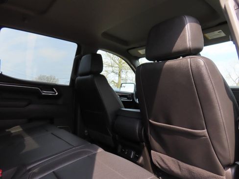 Used 2025 GMC Sierra 1500 SLT AWD/4WD image 37