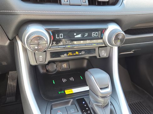 Certified 2025 Toyota RAV4 XLE Premium image 27