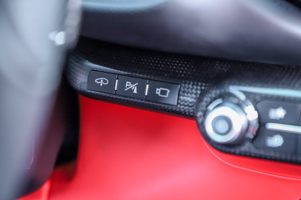 Certified 2018 Ferrari 812 Superfast RWD image 33