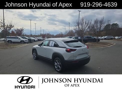 Used 2022 MAZDA MX-30 Electric w/ Premium Package image 17