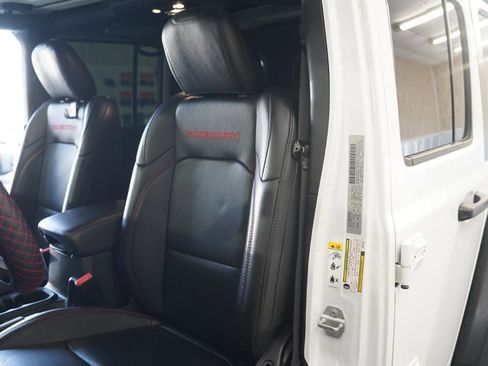 Used 2019 Jeep Wrangler Unlimited Rubicon w/ Dual Top Group AWD/4WD image 27