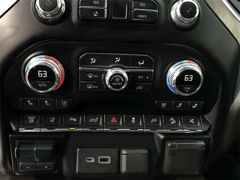 Used 2021 GMC Sierra 3500 Denali w/ Denali Ultimate Package image 27
