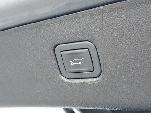 Used 2024 Chevrolet Blazer LT w/ Convenience Package FWD image 32