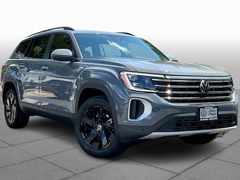 New 2026 Volkswagen Atlas SE image 2