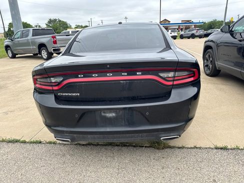 Used 2020 Dodge Charger SXT w/ Leather Interior Group RWD image 4