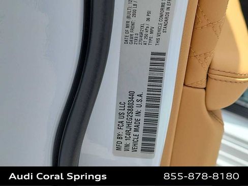 Used 2025 Jeep Grand Cherokee Summit AWD/4WD image 21