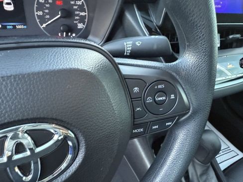 Used 2025 Toyota Corolla LE image 11