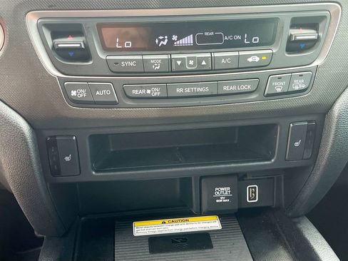 Used 2022 Honda Pilot TrailSport image 20