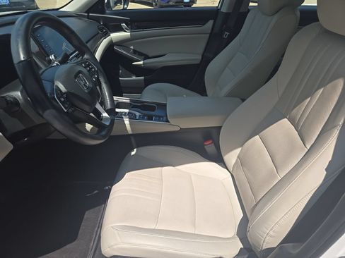 Used 2019 Honda Accord Touring image 13