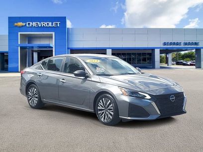 Used 2024 Nissan Altima 2.5 SV