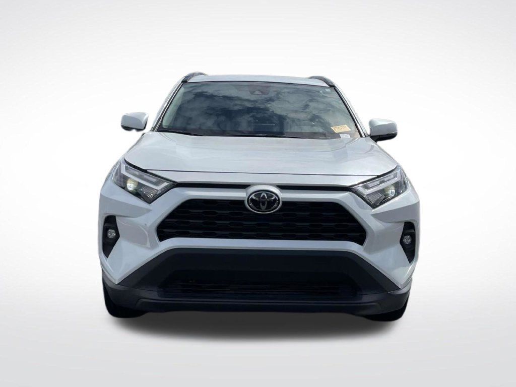 Used 2025 Toyota RAV4 XLE Premium FWD image 2