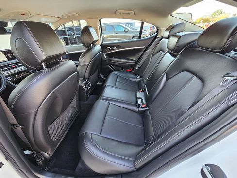 Used 2025 Genesis G70 2.5T image 20