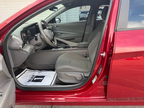 Used 2023 Hyundai Elantra SEL w/ Convenience Package FWD image 13