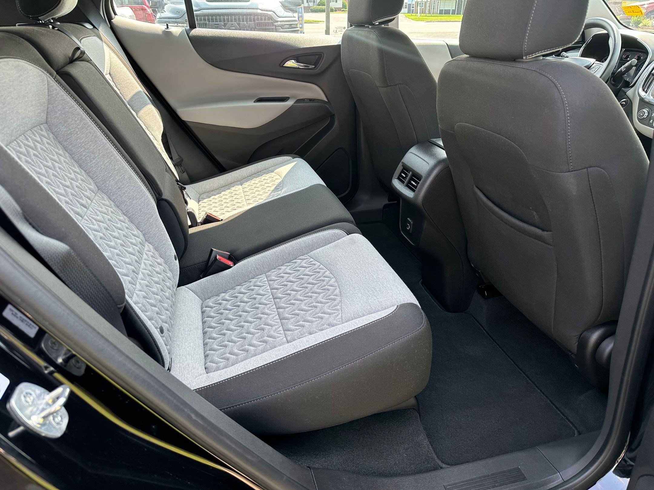 Used 2023 Chevrolet Equinox LS w/ Midnight Edition FWD image 20