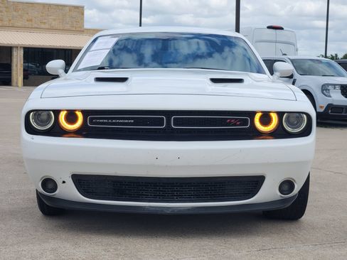 Used 2016 Dodge Challenger R/T RWD image 6