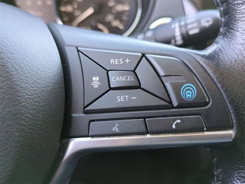 Used 2020 Nissan Rogue SV w/ Sun & Sound Touring Package image 19