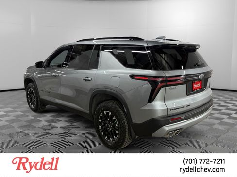 Used 2024 Chevrolet Traverse Z71 w/ Enhanced Driving Package AWD/4WD image 3