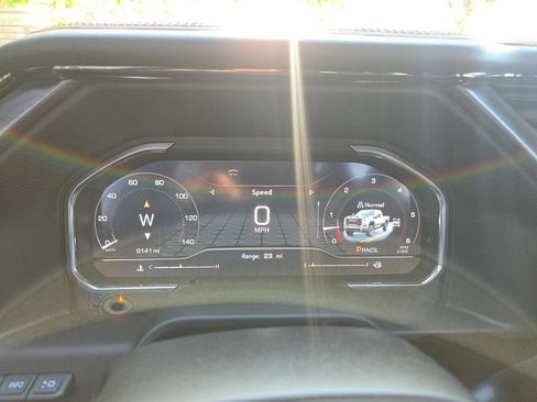 Used 2024 GMC Sierra 2500 AT4 w/ AT4 Premium Plus Package AWD/4WD image 28
