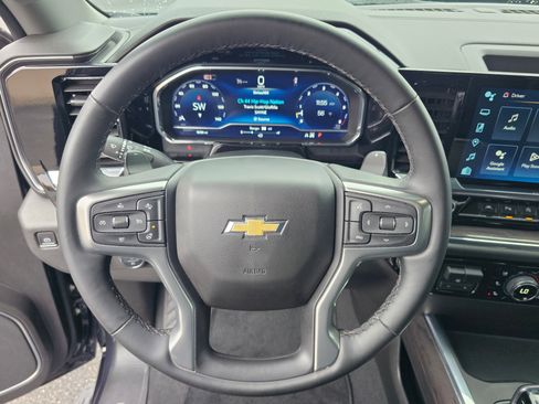 Used 2024 Chevrolet Silverado 1500 LTZ image 17