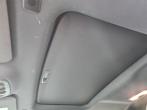 Used 2024 Chevrolet Colorado Z71 w/ Z71 Convenience Package 2 image 18