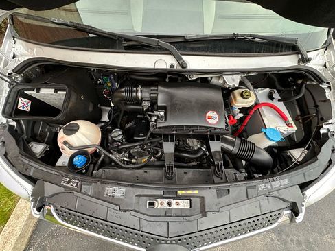 Used 2016 Mercedes-Benz Sprinter 2500 image 22