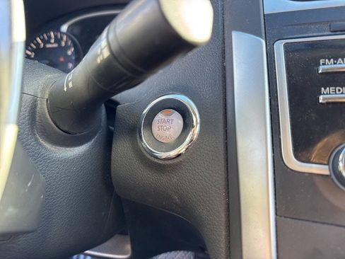 Used 2017 Nissan Altima 2.5 SR w/ LED Appearance Package image 23