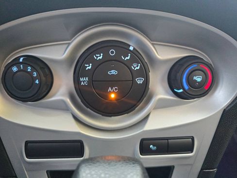Used 2016 Ford Fiesta SE FWD image 32