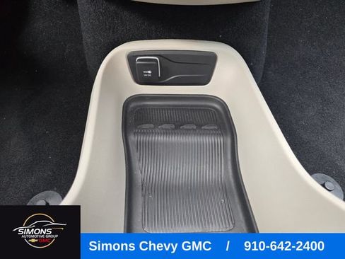 Used 2023 Chrysler Voyager LX FWD image 30