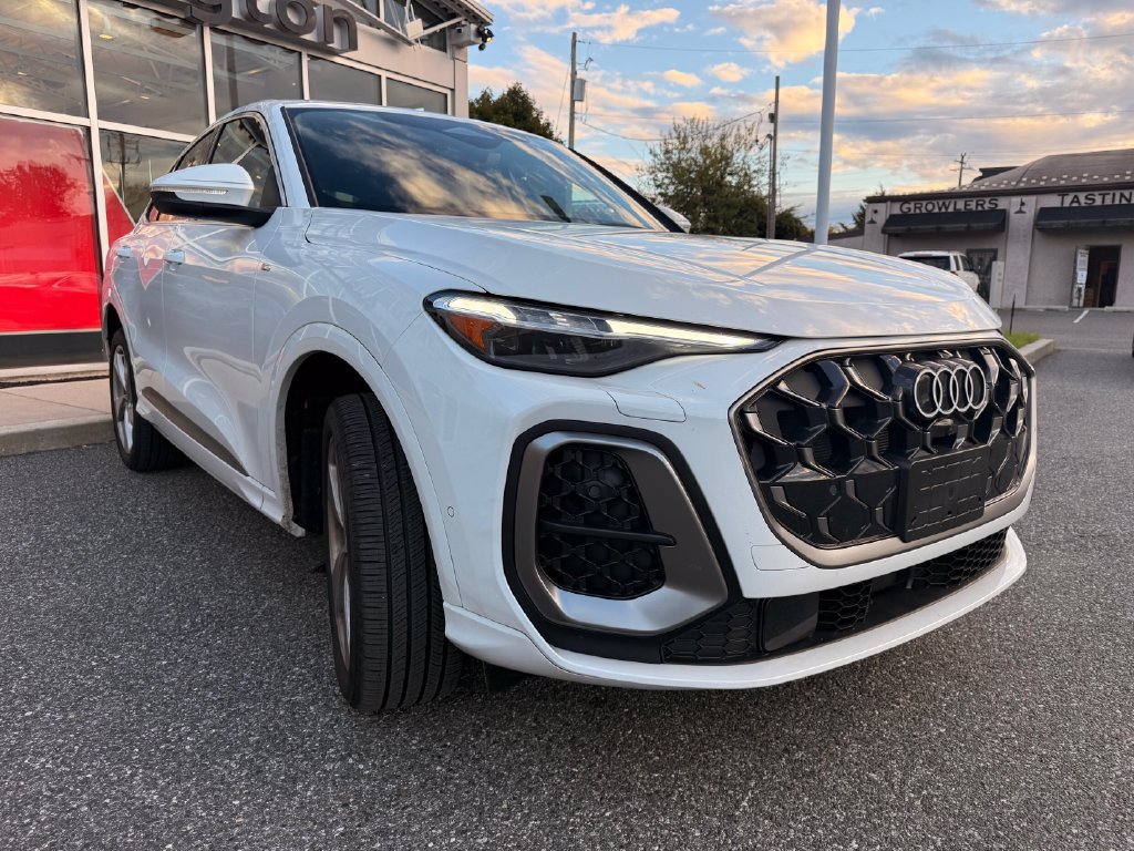 Certified 2025 Audi Q5 Premium Plus w/ Premium Plus AWD/4WD image 5