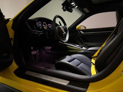Used 2022 Porsche 911 Turbo S AWD/4WD image 73