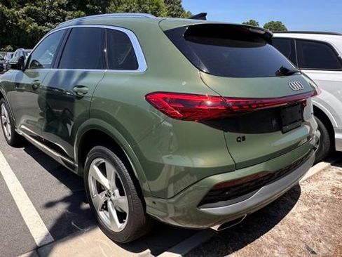 Used 2025 Audi Q5 Premium Plus w/ Premium Plus AWD/4WD image 8
