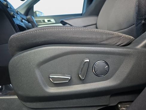 Used 2017 Ford Explorer XLT AWD/4WD image 31